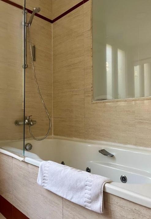 Hotel Spa La Central - Adults Only Maçanet de Cabrenys Exteriör bild