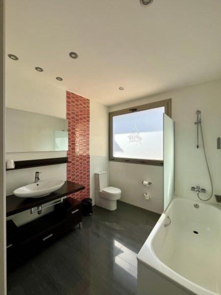 Hotel Spa La Central - Adults Only Maçanet de Cabrenys Exteriör bild